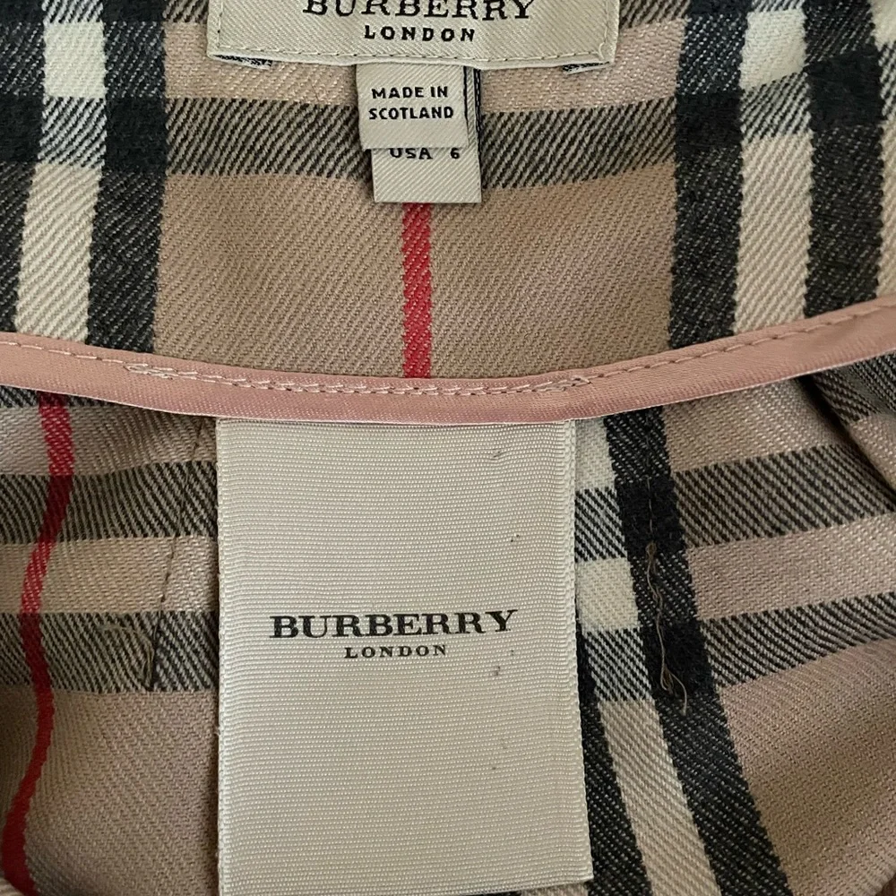 Burberry plaid wool mini skirt with leather buckles and original pin US size 6 - Picture 4 of 8